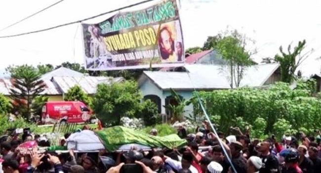 Ribuan Orang Hadiri Pemakaman Santoso