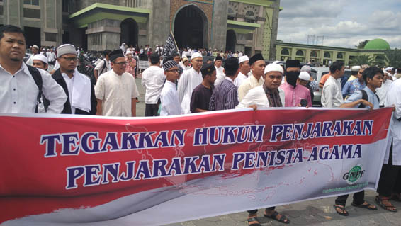 Puluhan Ribu Massa Bergabung di Aksi Damai 212 di Pekanbaru