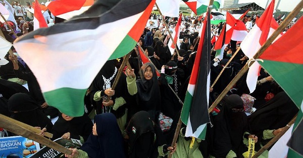 Usai Salat Jumat, Massa 115 Bela Palestina Datangi Kedubes AS