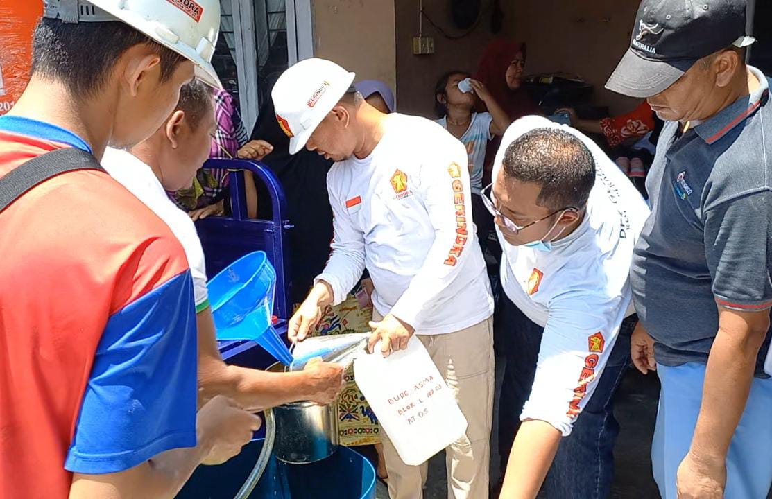 Anggota DPRD Nurul Ikhsan Gelar Pasar Murah Migor di Marpoyan Damai