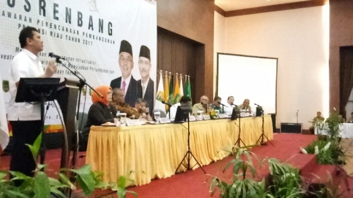 Menpan RB Minta Kepala Daerah se Riau Berbuat Terbaik Untuk Daerah