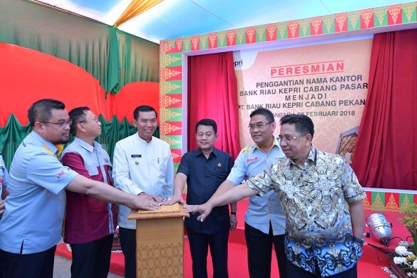 Wako Resmikan Nama Bank Riau Kepri Cabang Pekanbaru