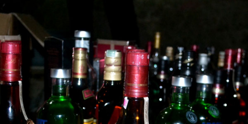 Razia Tempat Karaoke Keluarga, Satpol PP Temukan Minuman Beralkohol