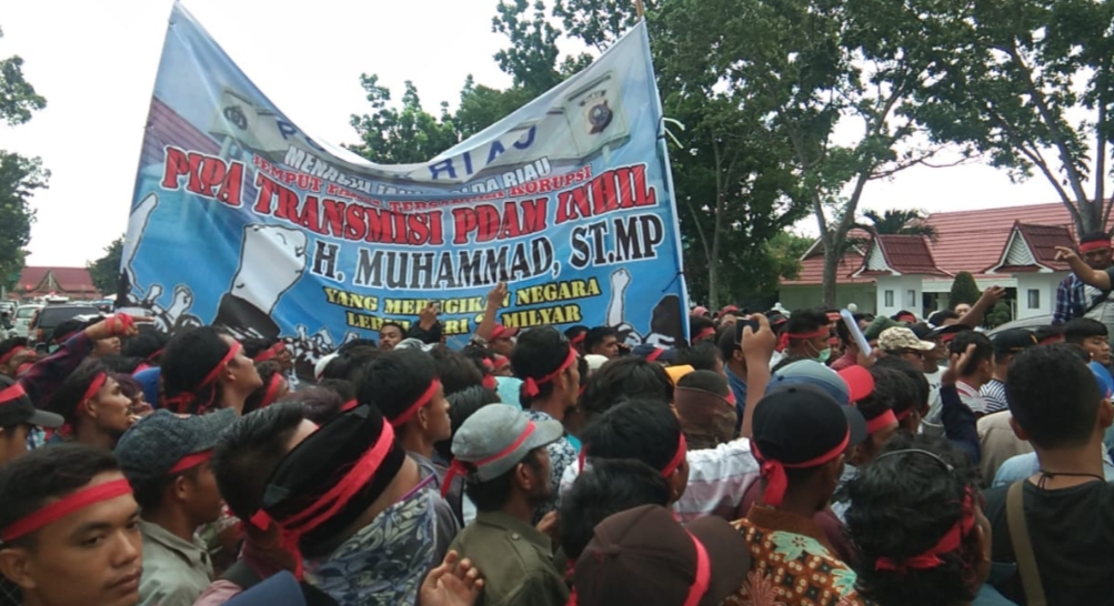 Ribuan Massa Geruduk Kantor Ditreskrimsum Polda Riau, Minta ''Tangakap Muhammad''