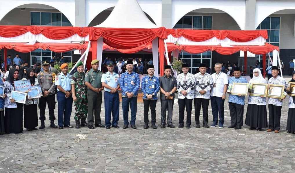 Ketua DPRD Kota Pekanbaru Muhammad Isa Lahamid Hadiri Upacara Hari Guru Nasional 2024