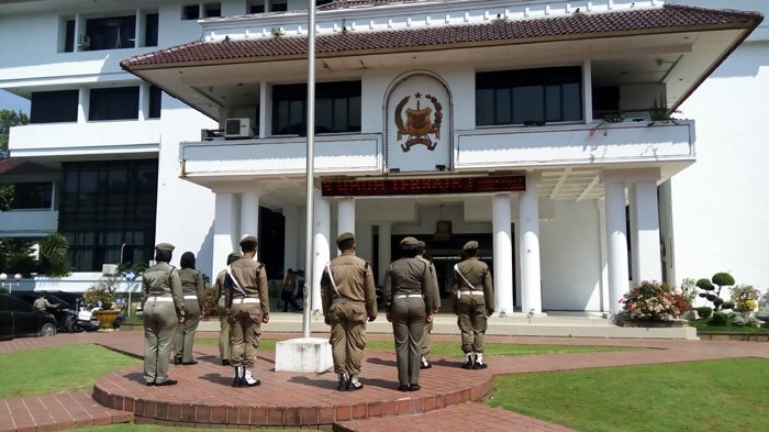 Delapan Satpol PP Dihukum Jemur, Empat di Antaranya Wanita