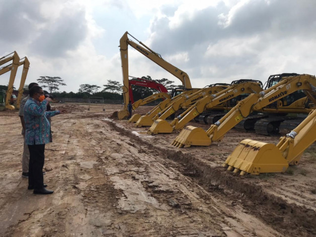 Pemprov Riau Sediakan 12 Unit Ekskavator Canggih untuk Bantu Warga Buka Lahan Pertanian
