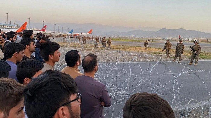 Penembakan Oleh Tentara AS di Bandara Kabul Menyebabkan 2 Pria Bersenjata Mati
