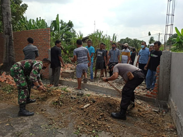 Warga Sudah Bisa Mengakses Jalan di Marpoyan Damai, Dinding Tembok Sudah Dibongkar
