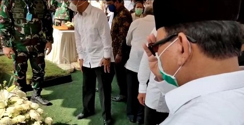 Djoko Santoso Dimakamkan, Prabowo Beri Penghormatan Terakhir