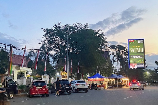 Iklan Rokok Masih Terpampang di Samping Kantor Disdik Riau, DPRD Minta Satpol PP Bertindak