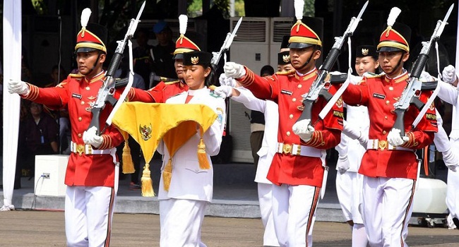 Paskibraka Yang Mengibarkan Sang Merah Putih di Istana Merdeka