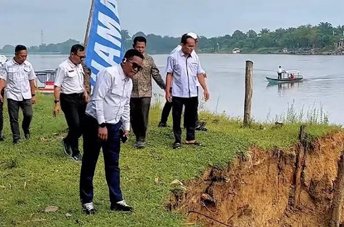 Musim Hujan Selamatkan Pelalawan dari Karhutla, Ancaman Abrasi Mengintai