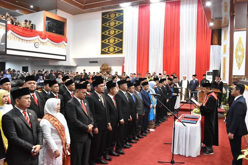 Rapat Paripurna Istimewa, Pelantikan 50 Anggota DPRD Pekanbaru Menjadi Momentum Bersejarah