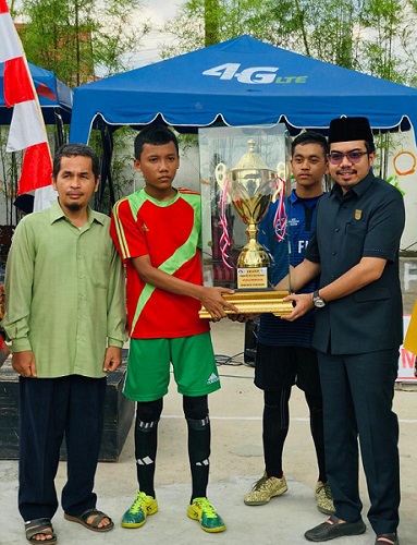 Wakil Ketua DPRD Pekanbaru Tutup Liga Futsal FIS CUP 2