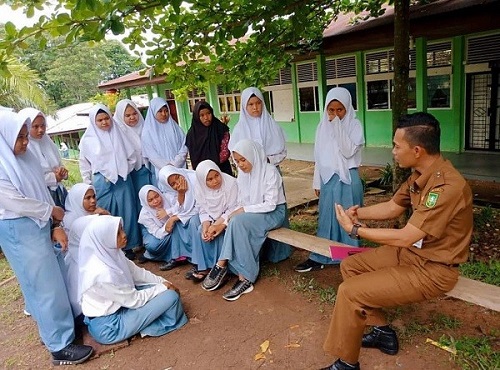 Viral Siswa Rayakan Kelulusan, Mantan Kacab Disdik Riau di Rohul Angkat Bicara