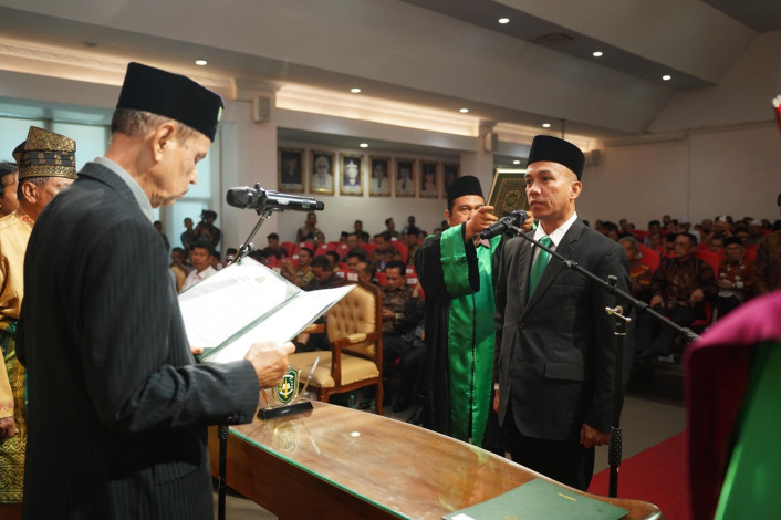 YLPI Lantik Rektor Baru UIR, Assoc. Prof. Dr. Admiral Pimpin Periode 2025–2029