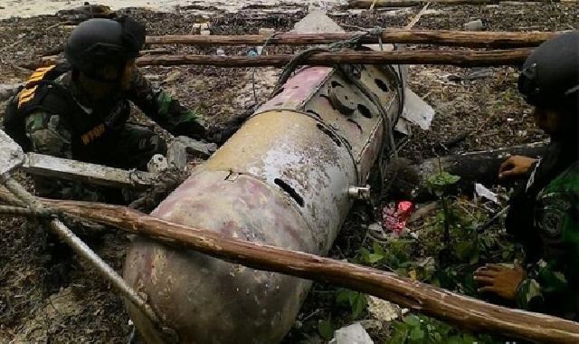 TNI AL dan Warga Temukan Benda Mirip Torpedo di Bintan