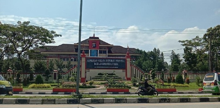 Personel Diduga Cabuli Istri Tersangka, Kapolsek Kutalimbaru Sumut Dicopot!