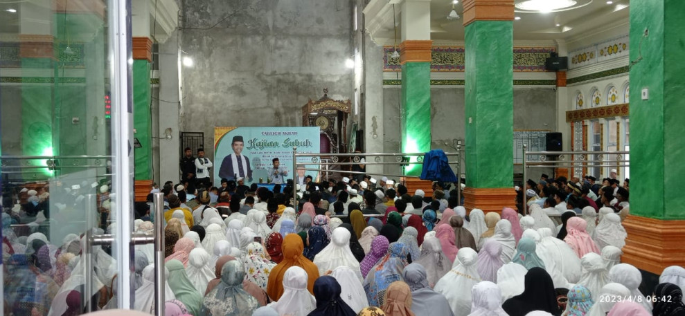Ribuan Jamaah Hadiri Kajian Subuh Bersama Ustad Abdul Somad di Masjid Al Ikhlas