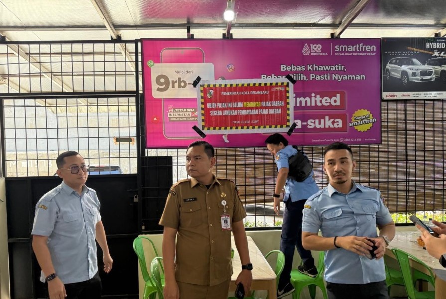Tak Bayar Pajak Reklame dan Restoran, Warkop di Pekanbaru Ditempeli Stiker Peringatan