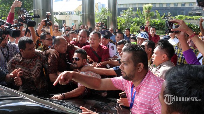 Ketua AMPG Ditahan Lagi, Pendukung Bikin Rusuh di KPK