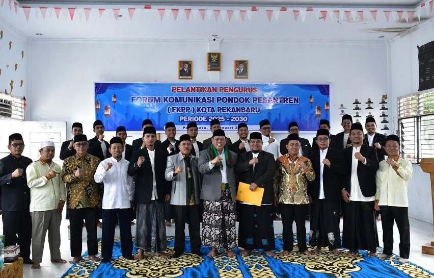 Ketua DPRD Pekanbaru Hadiri Pelantikan Pengurus FKPP, Dorong Sinergi Pesantren dan Pemerintah