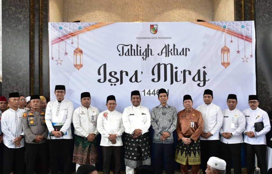 Muhammad Isa Lahamid Bersama Ustadz Somad Serukan Makna Isra' Mi'raj di Tabligh Akbar Masjid Al-Husna