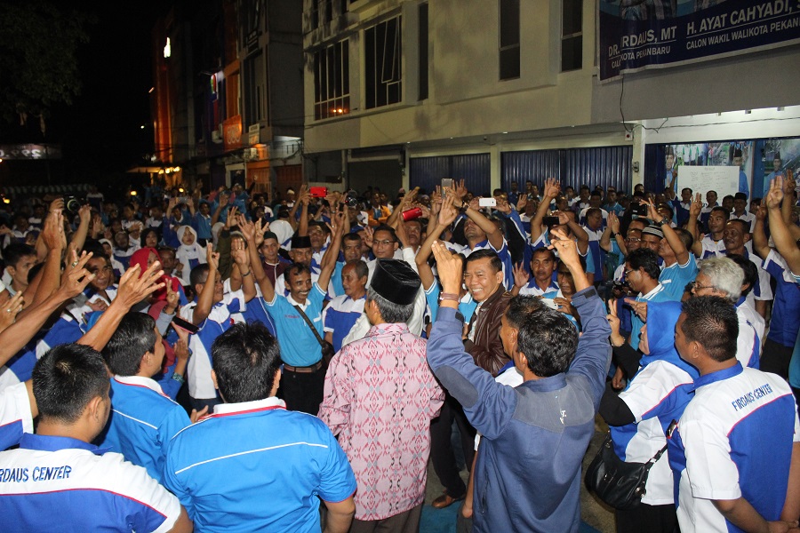 Firdaus - Ayat Diserbu Ribuan Massa, Ajudan dan Protokoler Sempat Salah Paham