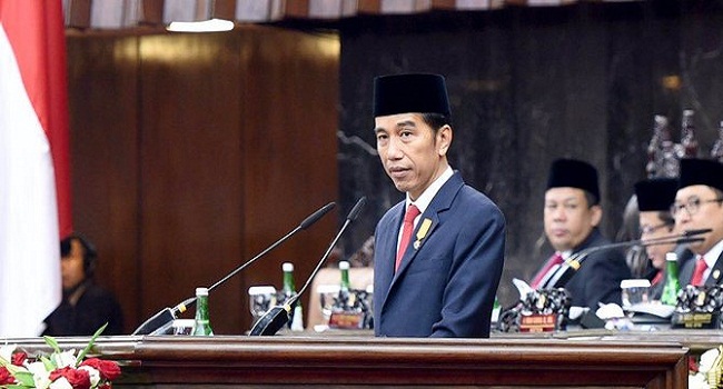 Jokowi renungan malam di makam pahlawan
