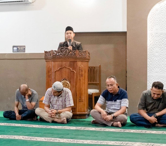Sambut Ramadan, Manajemen PT Ali Akbar Sejahtera dan Pedagang Pasar Bawah Pekanbaru Gelar Doa Bersama