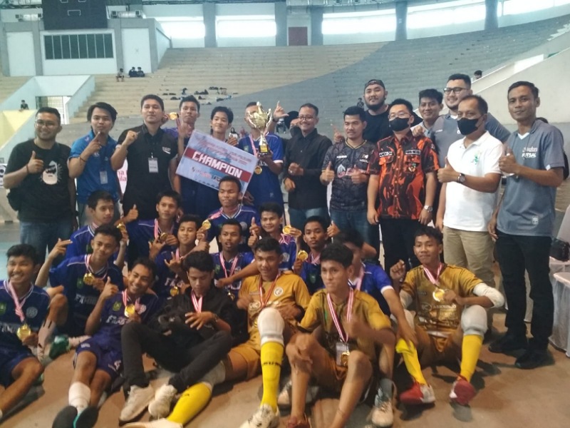 Tim SMAN 12 Kampiun Liga Pelajar Futsal 2022 Piala Dispora Kota Pekanbaru
