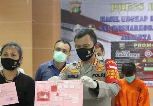 Polisi Tangkap Pasutri Pengedar Sabu Merah Jaringan Kolombia