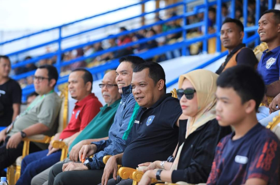 Ketua DPRD Saksikan Laga PSPS Vs Nusantara United di Rumbai