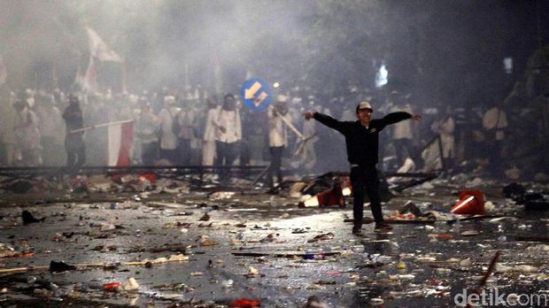 Kronologi Penghujung Demo 4 November di Depan Istana yang Ricuh