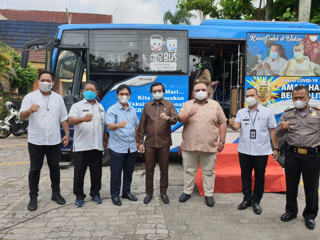 Ginda Burna Tinjau Pelaksanaan Vaksin di Pasar Bawah Pekanbaru