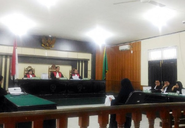 Korupsi Anggaran Dinas Bapenda Riau Terisak Baca Pledoi, Deyu Merasa Ditumbalkan SF Hariyanto