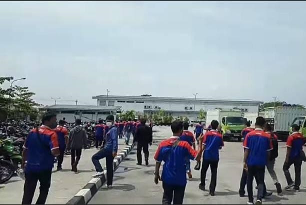 Berlanjut Hari Ini, Ratusan Driver Indomaret di Pekanbaru Lakukan Aksi Demo Besar-besaran