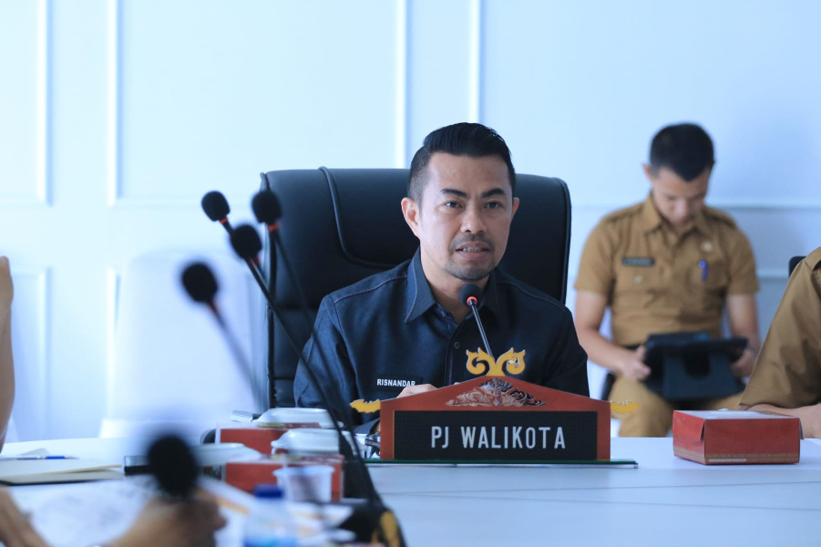 Pekanbaru ''Bersih-Bersih'' Birokrasi! Risnandar Mahiwa Dapat Dukungan Penuh