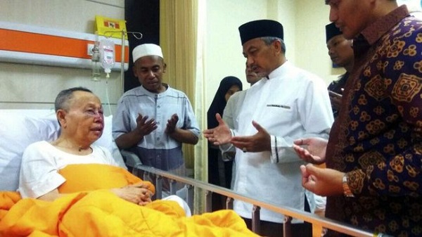 Tersangka Penganiaya KH Umar Basri Dipastikan Orang Gila