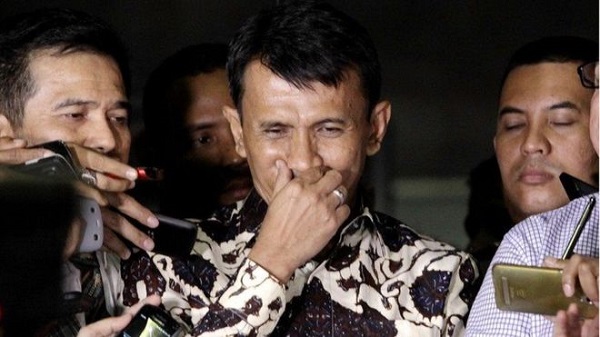 Korupsi massal di Sumut: 'kongkalikong' dan 'pasar gelap kekuasaan'