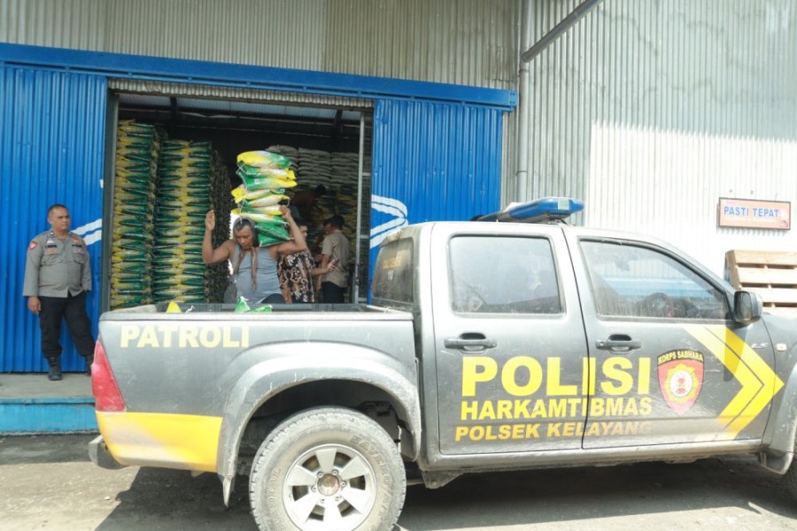 Polres Inhu Gelar Pasar Murah Serentak, Warga Bisa Beli Beras Rp 60 Ribu per Karung