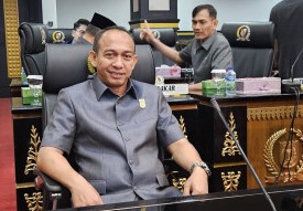 Hutan Kabel di Pekanbaru, Tiang Fiber Optik Ilegal Merusak Pemandangan Kota