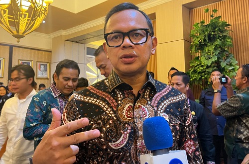 Kunjungi Riau, Wamendagri Bima Arya Evaluasi Realisasi APBD dan Pengendalian Inflasi Daerah