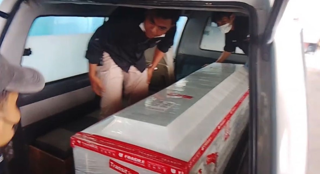 Jenazah Iboy Irfan Rosa dan Yudi Febrian Rahman Korban Helikopter Tiba di Pekanbaru