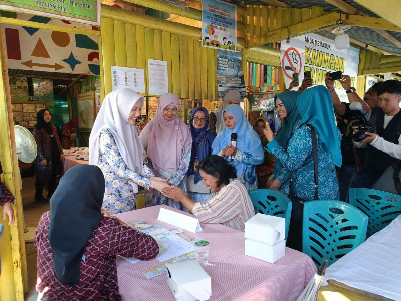 Ketua TP PKK Pekanbaru Kunjungi Posyandu Sukoharjo, Dorong Layanan Kesehatan Masyarakat
