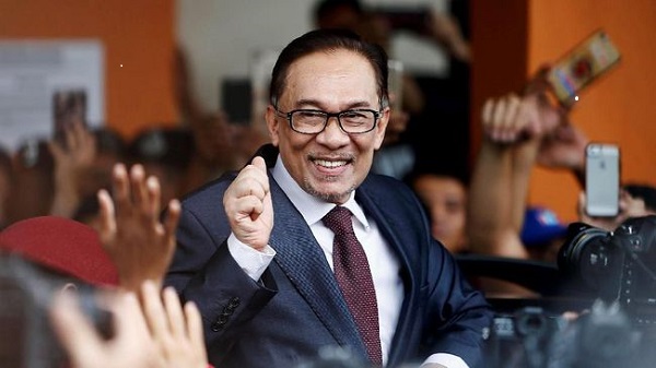 Anwar Dilantik Jadi Anggota Parlemen, Selangkah Menuju PM