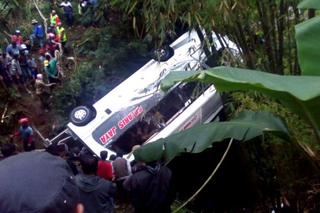 Bus Masuk Jurang di Tawangmangu, Tujuh Penumpang Tewas