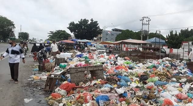 15 Tim Pengawas Disiapkan, DLHK Pekanbaru Perketat Disiplin Warga Buang Sampah
