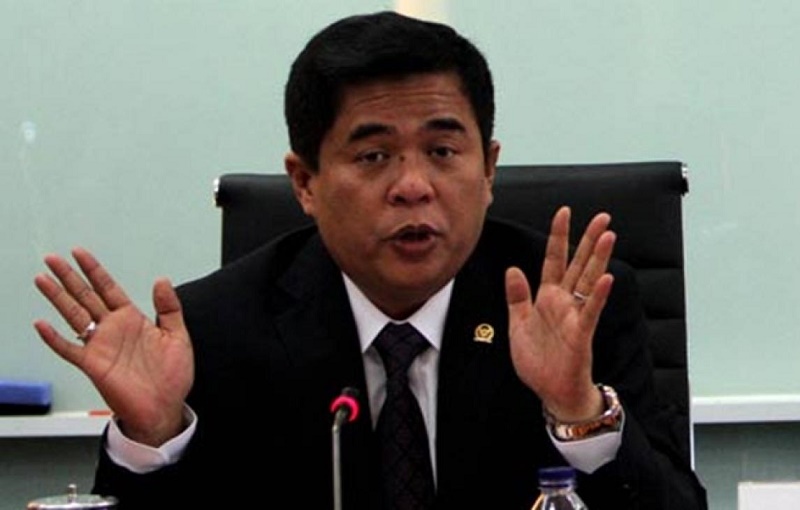 Diberhentikan, Ade Komaruddin Ternyata Pernah Melakukan Ini